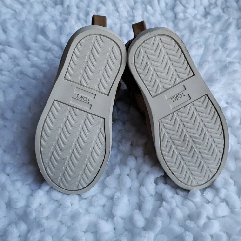 TOMS vegan suede